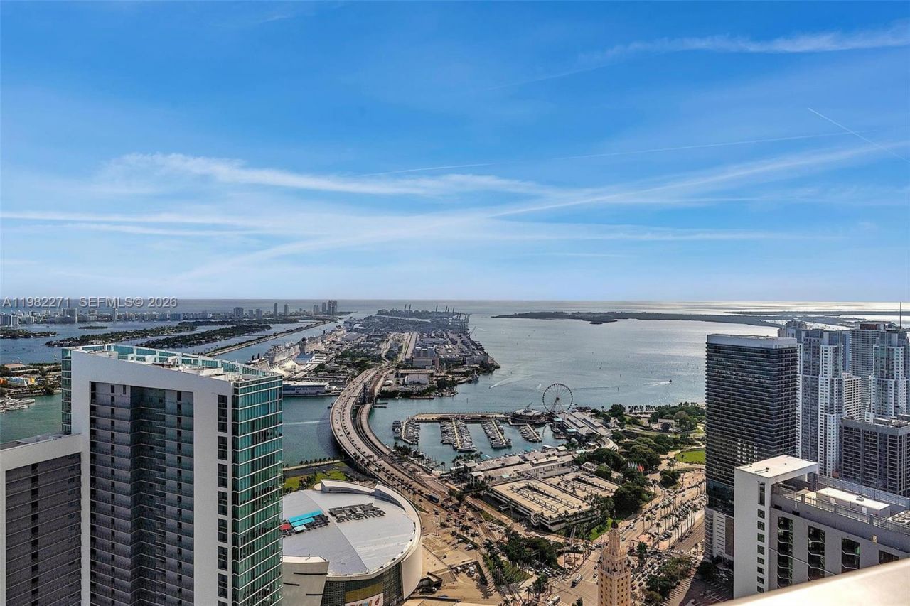 851 NE 1st Ave , Unit 2102, Miami, FL 33132 Photo