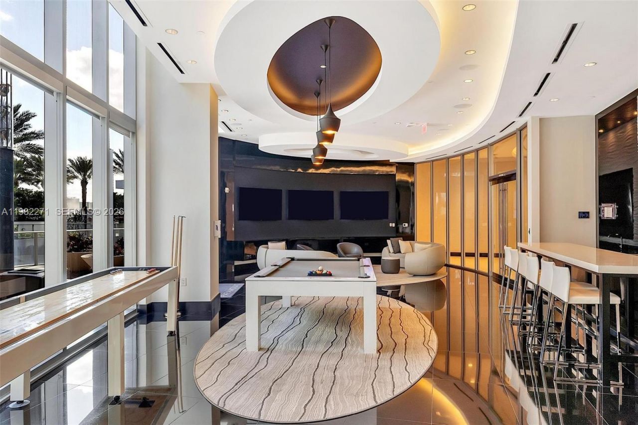 851 NE 1st Ave , Unit 2102, Miami, FL 33132 Photo