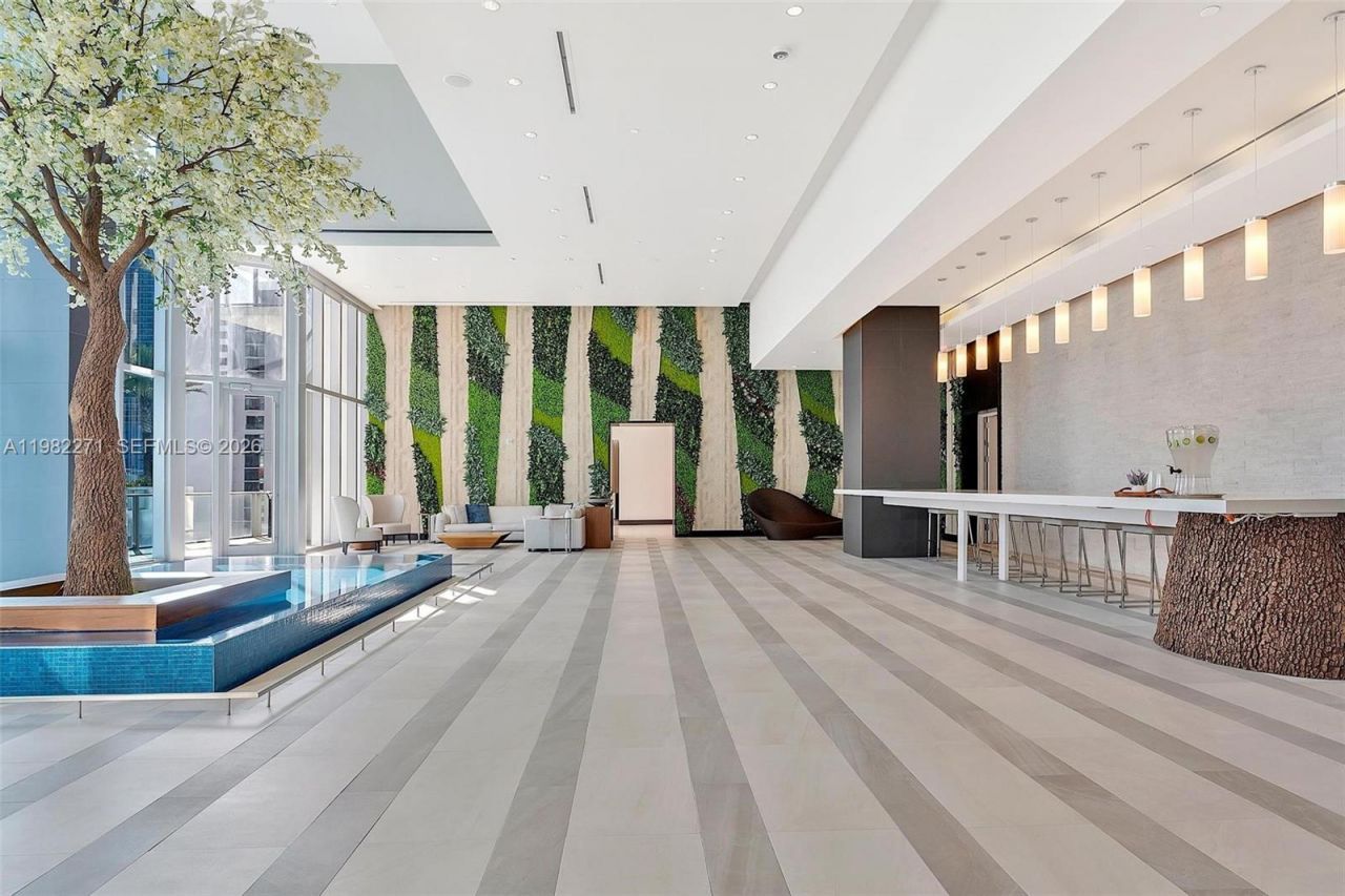 851 NE 1st Ave , Unit 2102, Miami, FL 33132 Photo