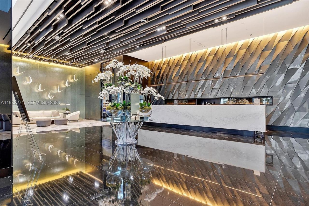 851 NE 1st Ave , Unit 2102, Miami, FL 33132 Photo