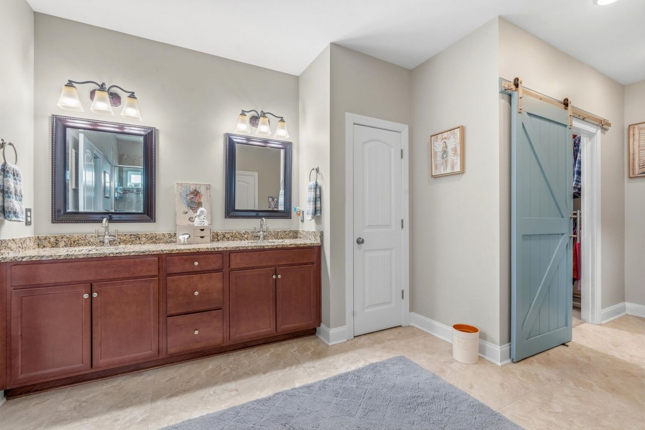 1111 Maccoa Dr. Photo 26