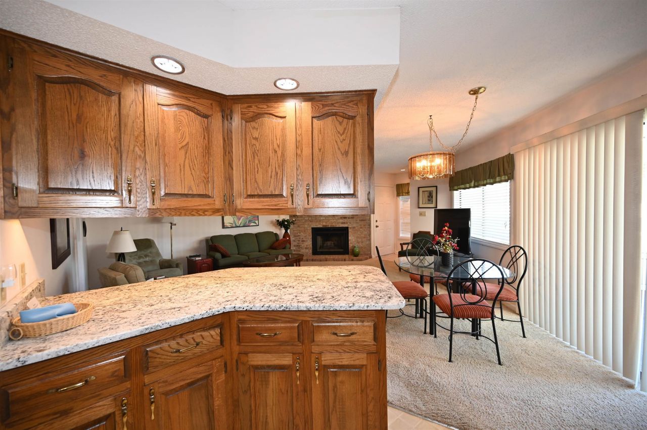 4290 Pinehurst Circle  Photo 8