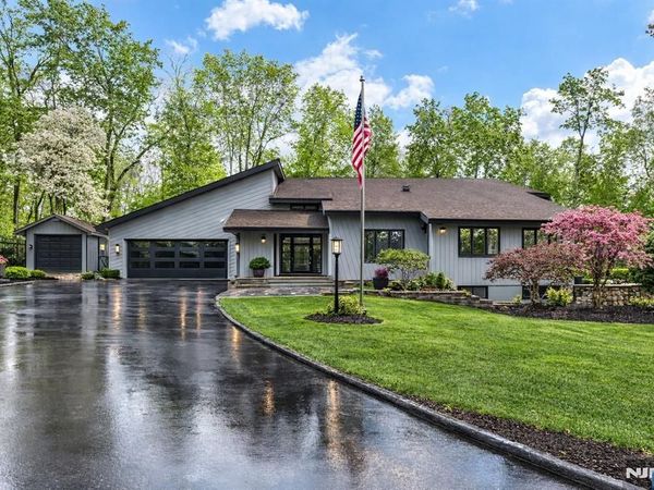 26 Bayberry Drive, SADDLE RIVER, NJ 07458