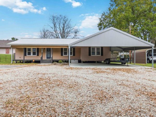 720 W Lastie Street , Erath, LA 70533