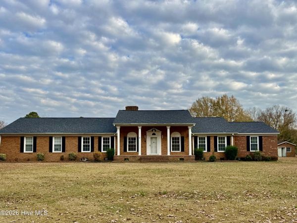 2112 Leon Drive , Greenville, NC 27858