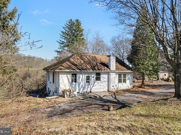 939 GRAVEL PIKE, SCHWENKSVILLE, PA 19473