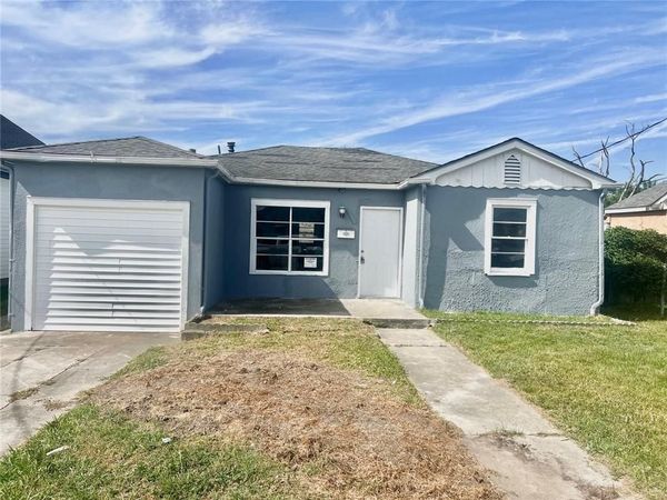 714 WEST Drive , Westwego, LA 70094