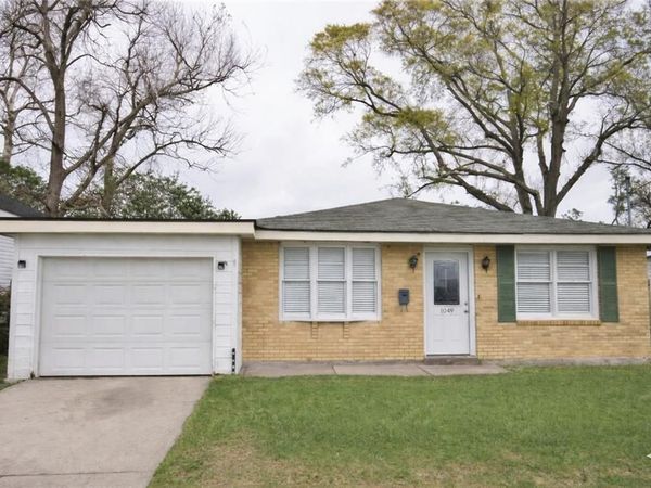 1049 AQUAVIT Street, Gretna, LA 70053
