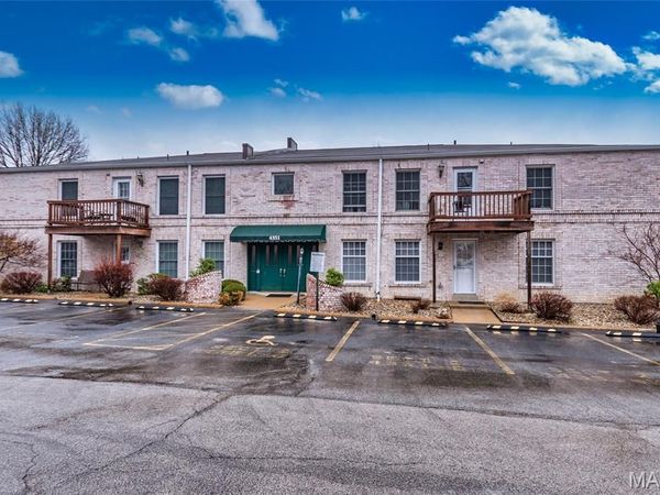4351 Chateau De Ville Drive, Unit C, St Louis, MO 63129