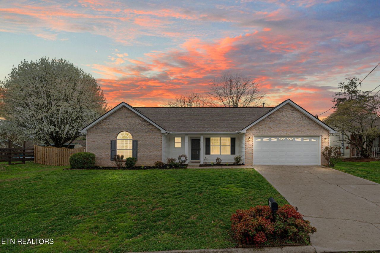 6811 Saint Croix Lane, Knoxville, TN 37918 Main Photo