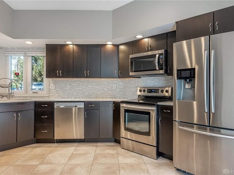 889 Lincoln Woods Court, Kettering, OH 45429 Photo 12