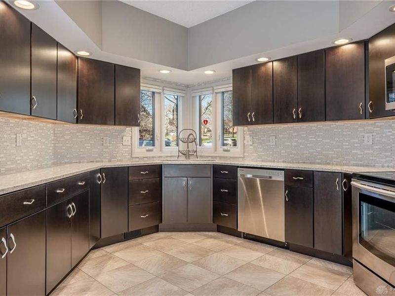 889 Lincoln Woods Court, Kettering, OH 45429 Photo 13
