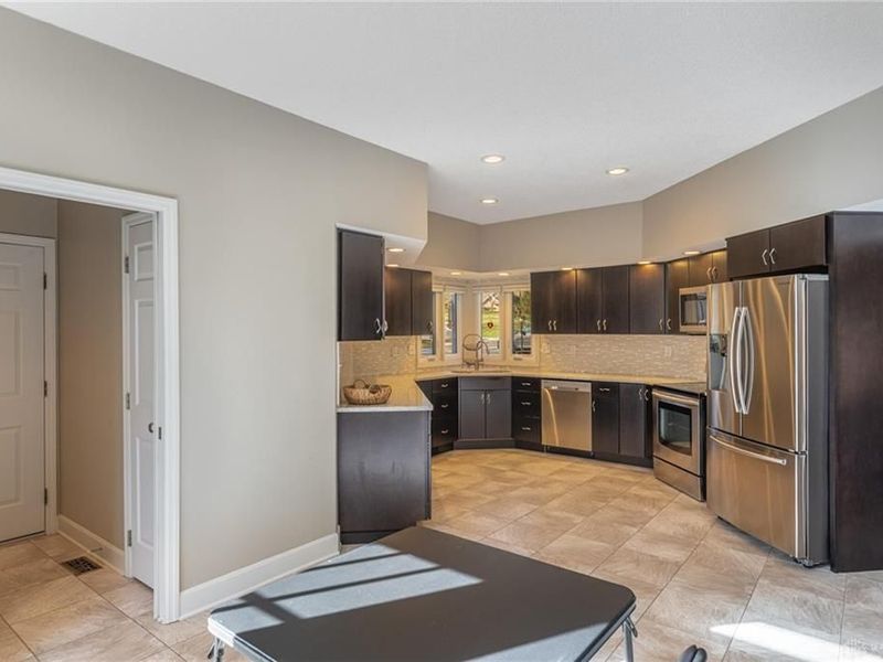 889 Lincoln Woods Court, Kettering, OH 45429 Photo 17