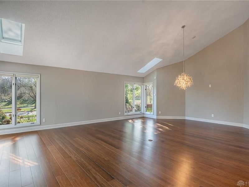 889 Lincoln Woods Court, Kettering, OH 45429 Photo 7