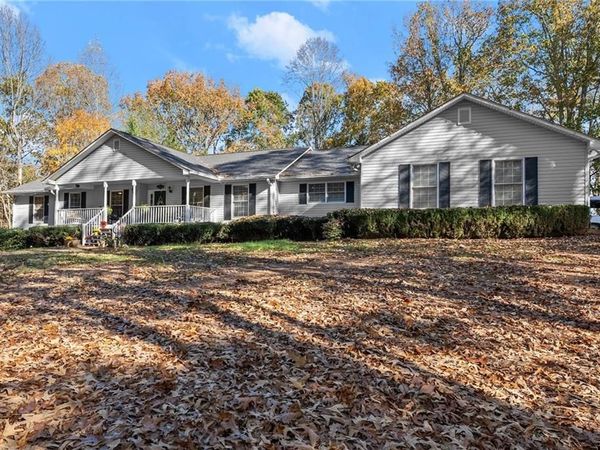 305 Mountain Brook Road , Dawsonville, GA 30534