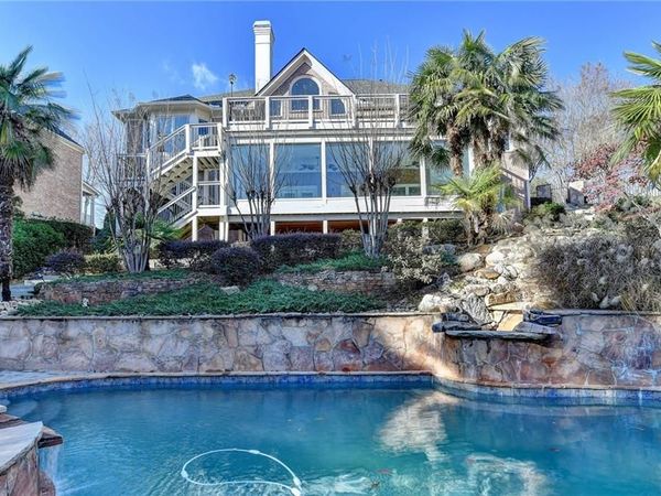 8360 Kenningston Way, Duluth, GA 30097