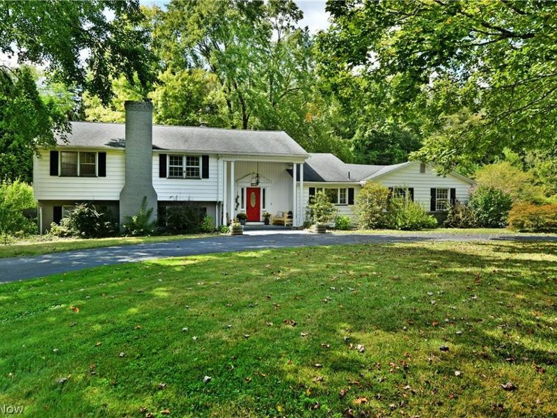 4810 Logan Way, Hubbard, OH 44425 Photo 1