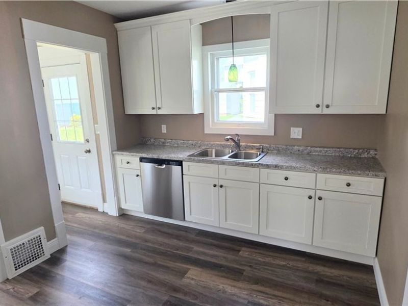 1017 Clinton Avenue SW, Canton, OH 44706 Photo 6