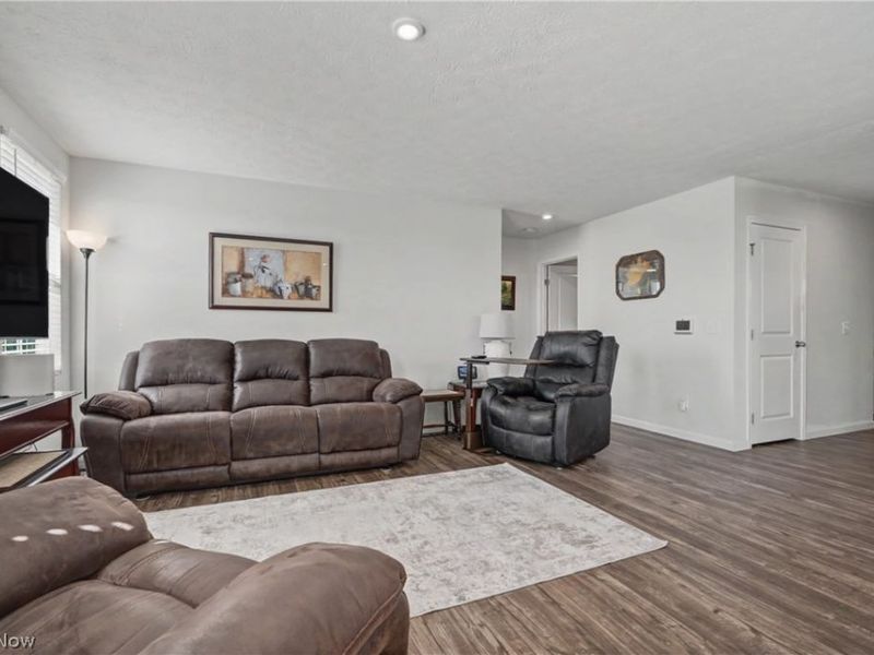 2682 Himelrigh Boulevard, Barberton, OH 44203 Photo 12