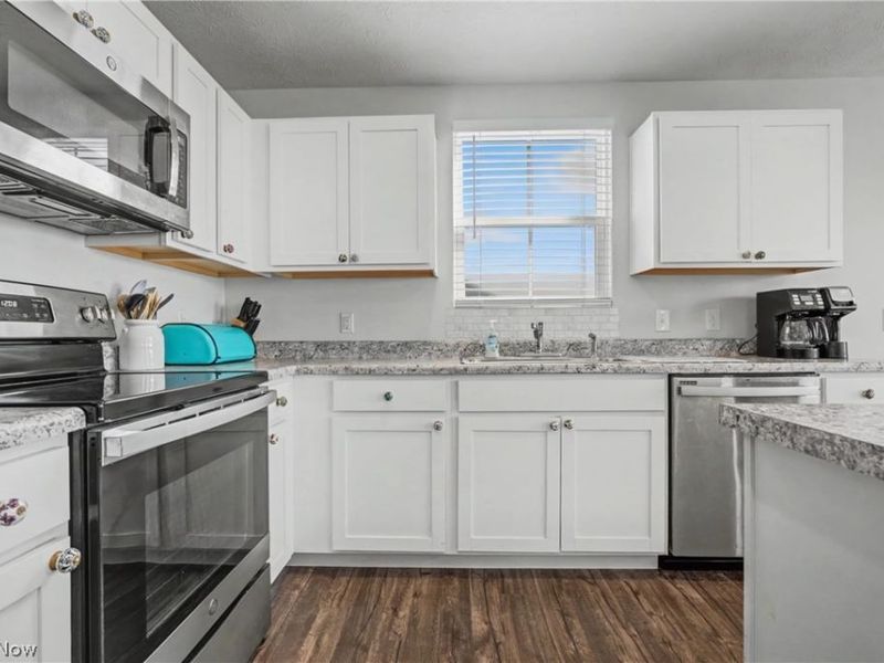 2682 Himelrigh Boulevard, Barberton, OH 44203 Photo 7