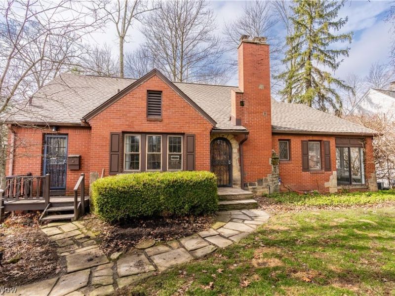 240 Sand Run Road, Akron, OH 44313 Photo 2