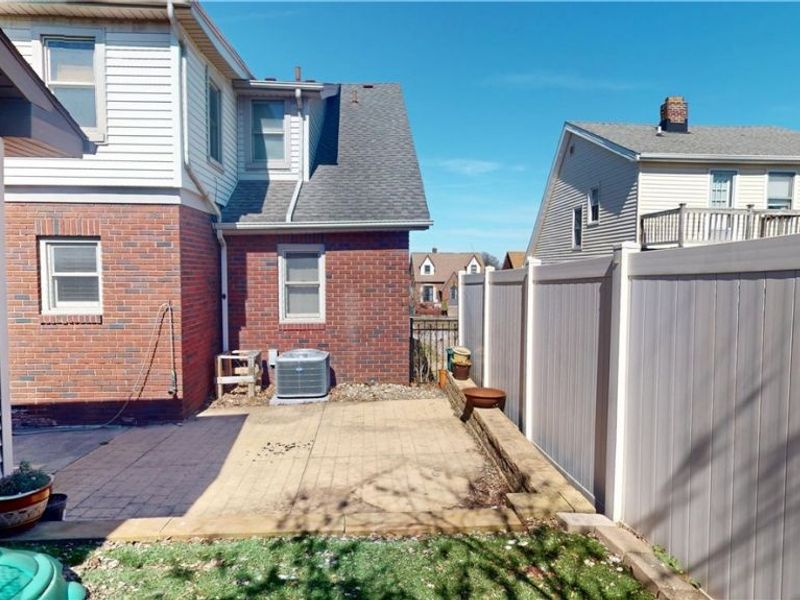 2001 Cypress Avenue, Cleveland, OH 44109 Photo 41