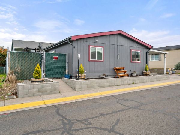 2311 Lara Lane, Central Point, OR 97502