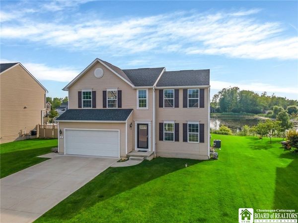 27 Middlebury Lane , Lancaster, NY 14086