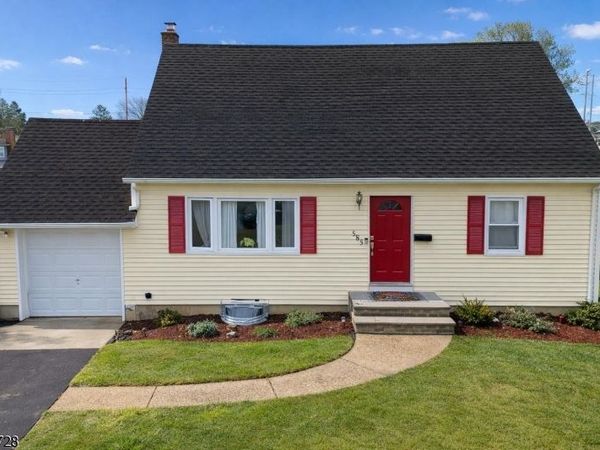 585 Mountainview Dr, North Plainfield, NJ 07063