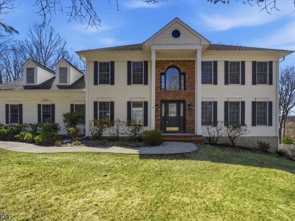 41 Musiker Ave, Randolph, NJ 07869