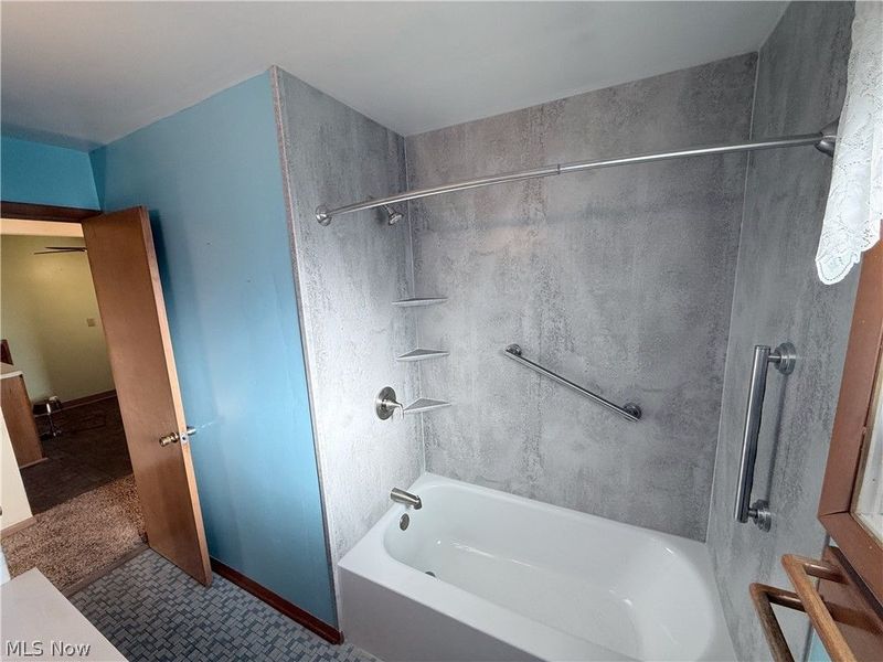 5817 Queens Highway, Parma Heights, OH 44130 Photo 17