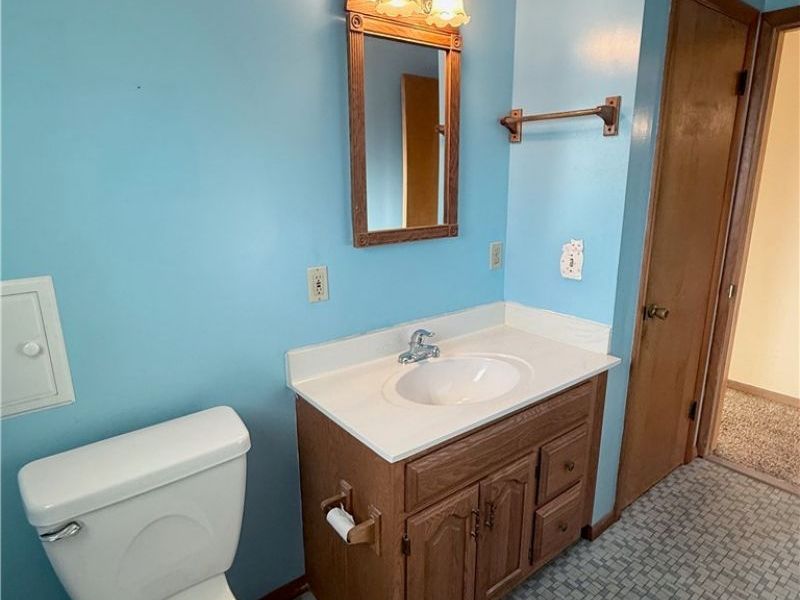 5817 Queens Highway, Parma Heights, OH 44130 Photo 18