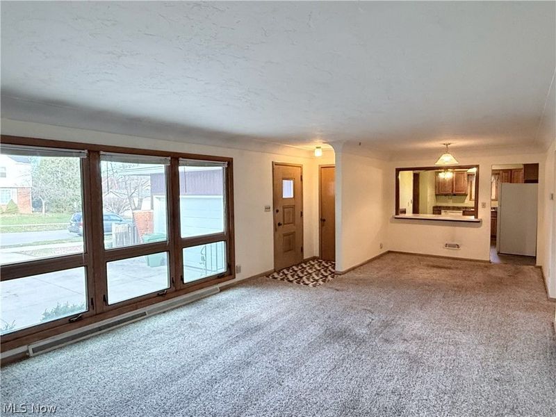 5817 Queens Highway, Parma Heights, OH 44130 Photo 2