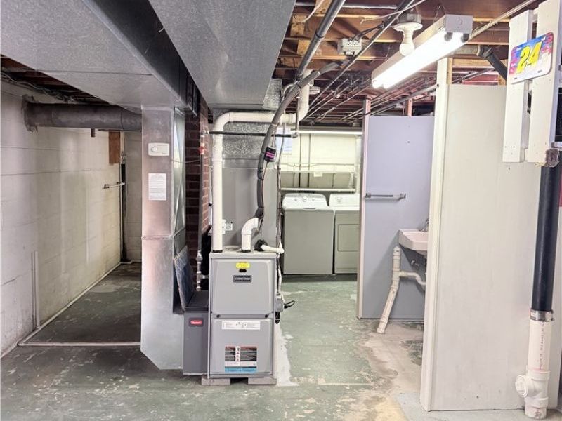 5817 Queens Highway, Parma Heights, OH 44130 Photo 26