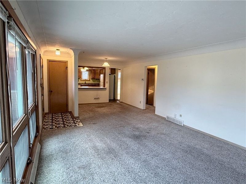 5817 Queens Highway, Parma Heights, OH 44130 Photo 3