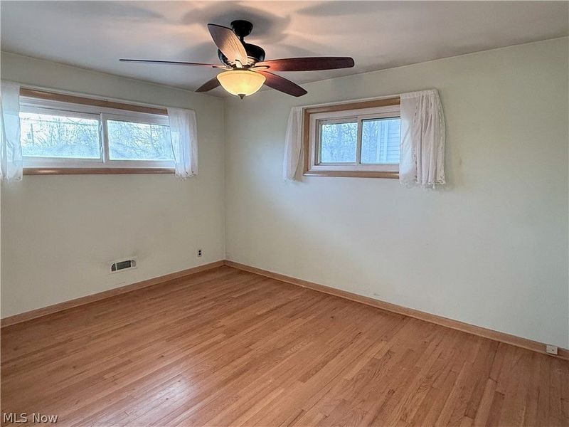 5817 Queens Highway, Parma Heights, OH 44130 Photo 9