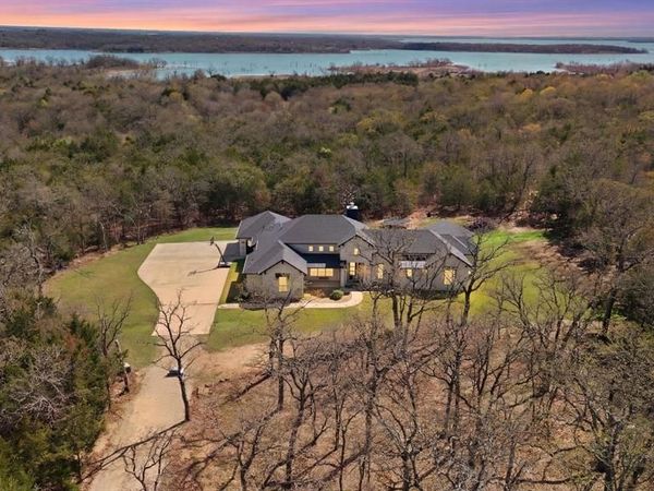 817 Bloomfield Road, Valley View, TX 76272