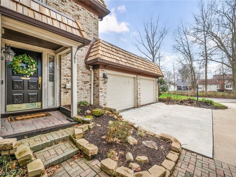 1179 Harwich Court, Unit 202, Rocky River, OH 44116 Photo 3