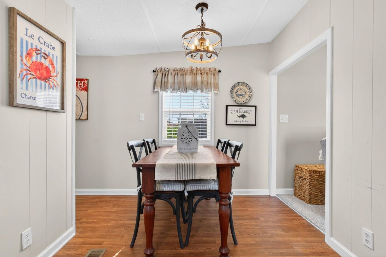 803 Parkway Dr. Photo 10