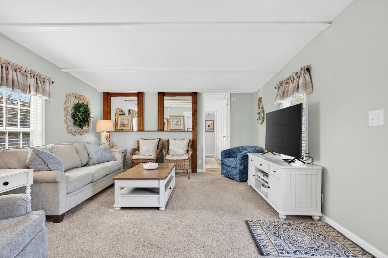 803 Parkway Dr. Photo 4