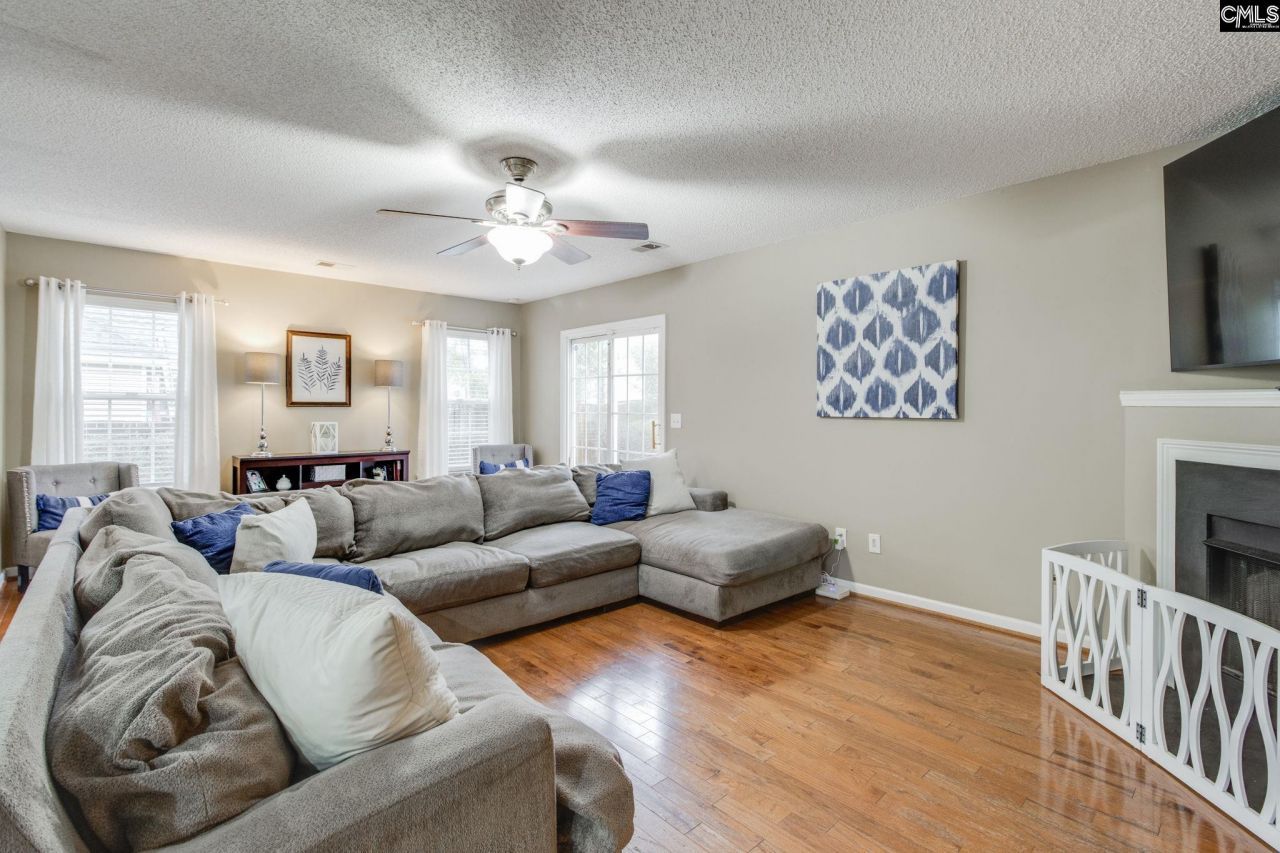 214 Pine Loop Drive  Photo 11