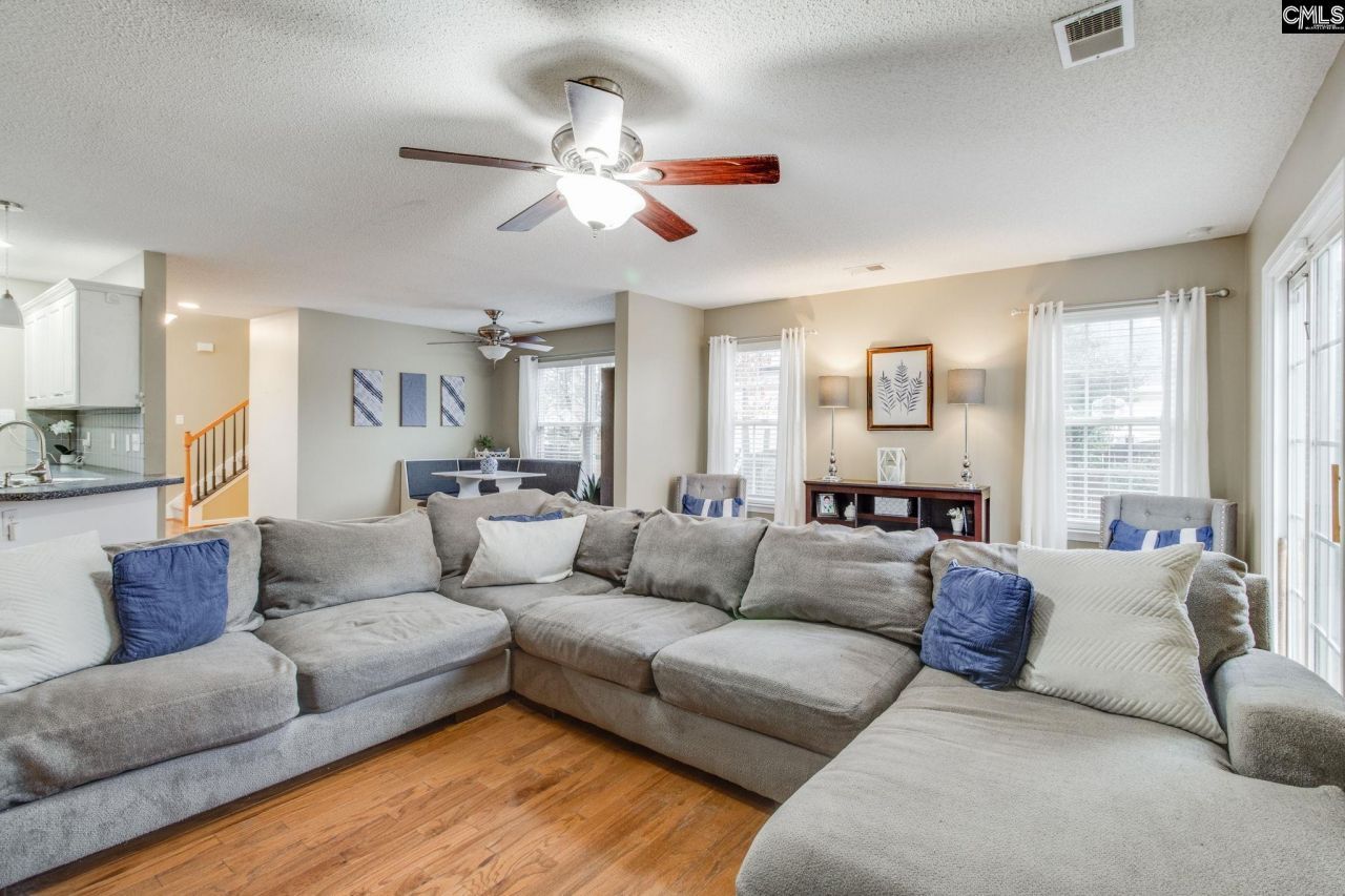 214 Pine Loop Drive  Photo 13