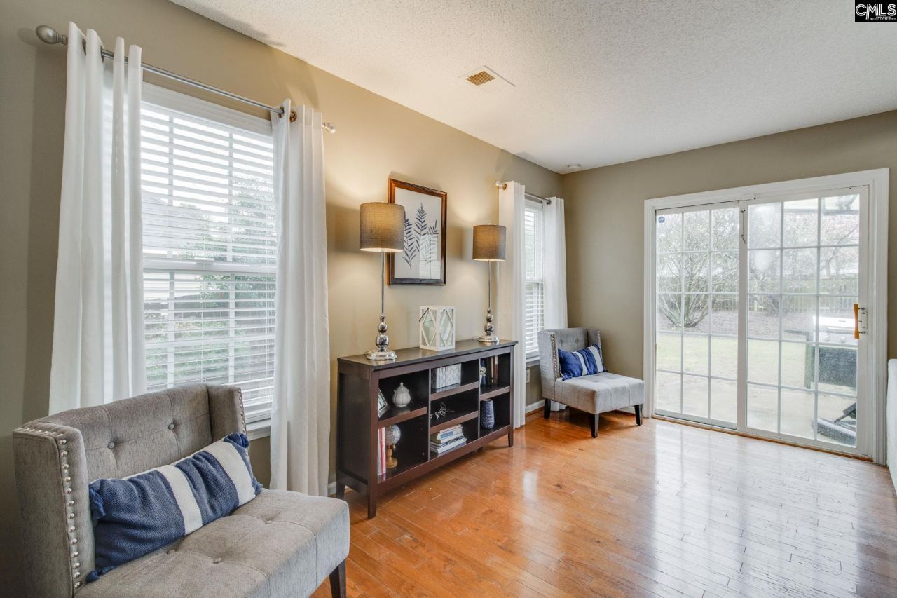 214 Pine Loop Drive  Photo 15