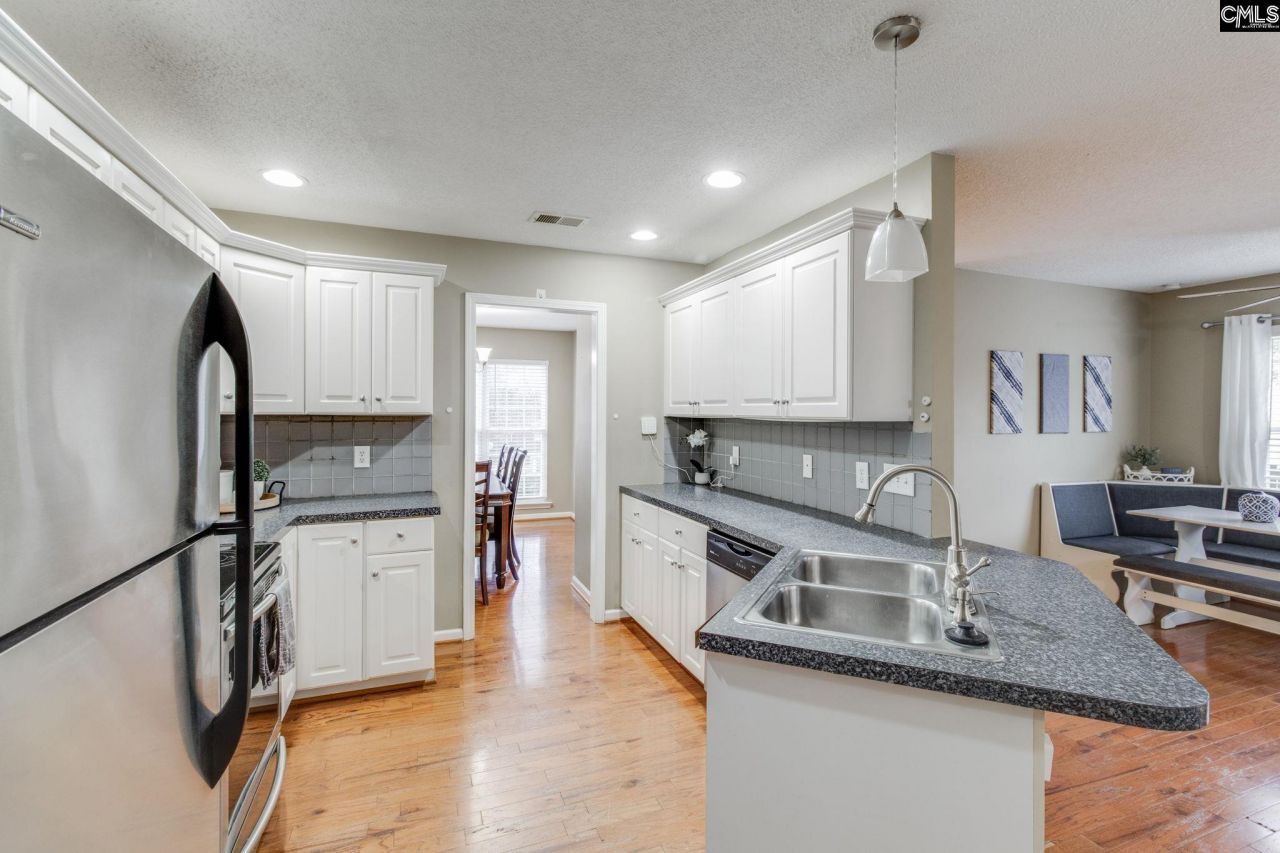 214 Pine Loop Drive  Photo 7