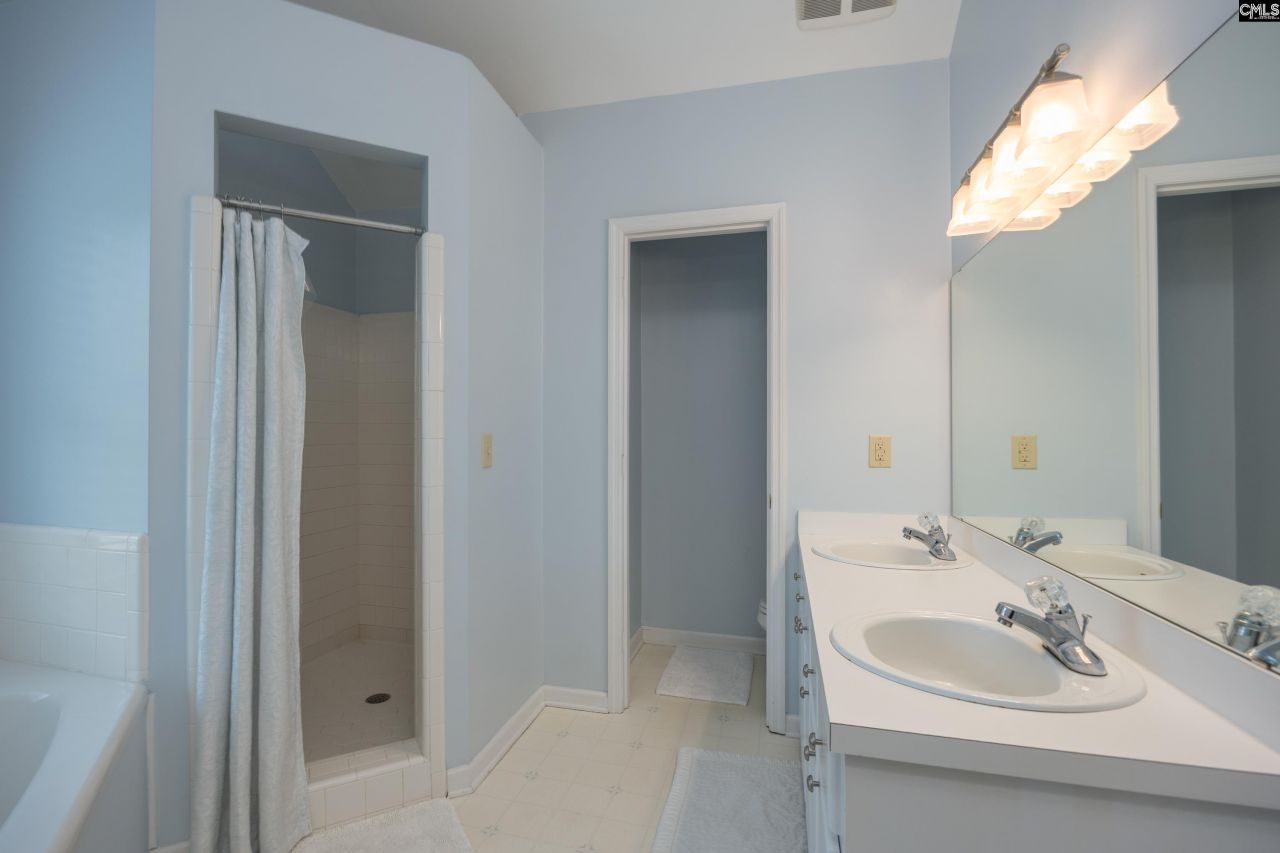 1381 Inverness Forest Drive  Photo 27