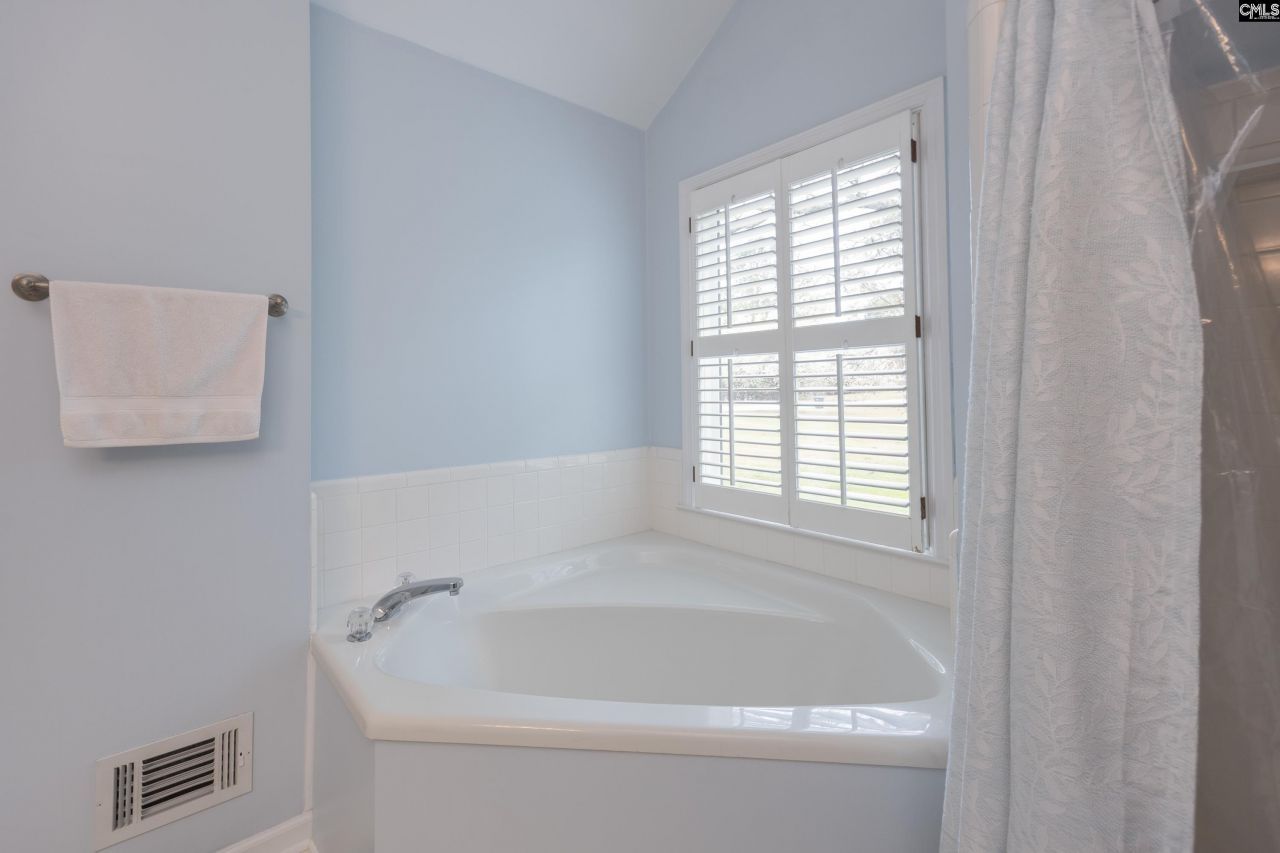 1381 Inverness Forest Drive  Photo 29