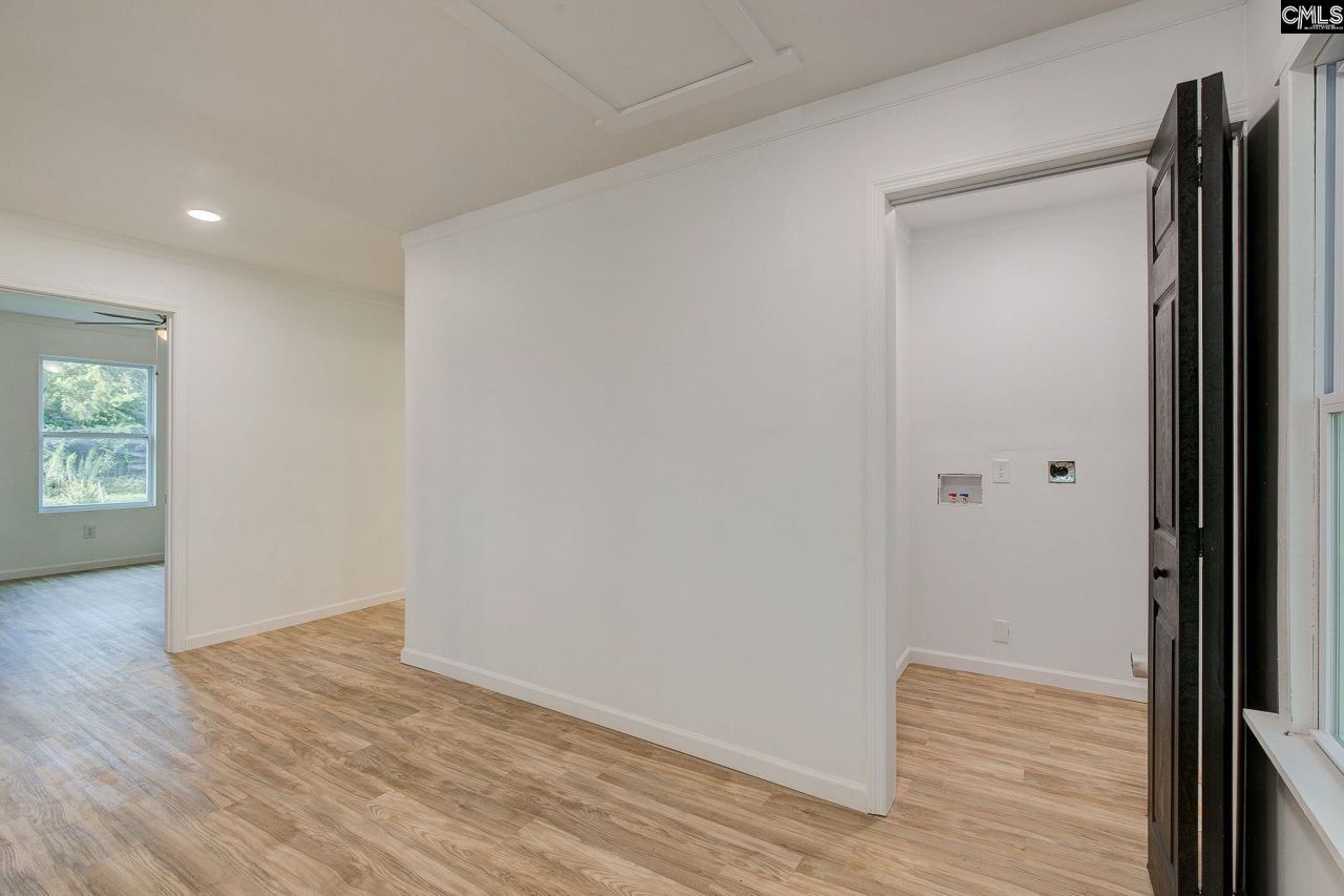 1723 Westminster Drive Photo 4