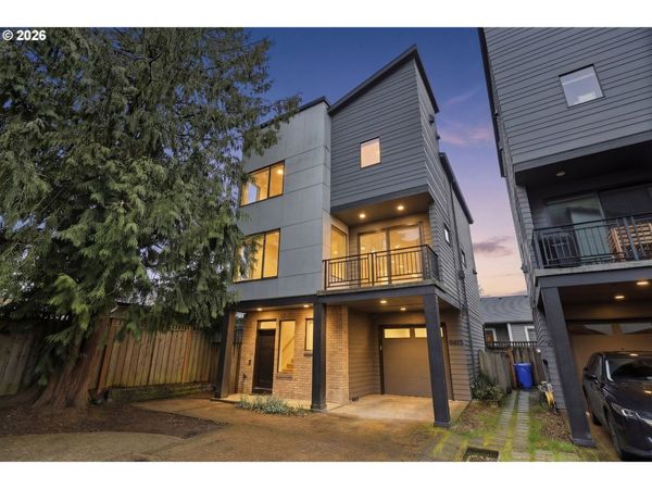10415 SW 46TH PL, Unit A, Portland, OR 97219