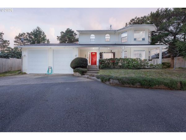 2340 S CRESTLINE DR, Waldport, OR 97394