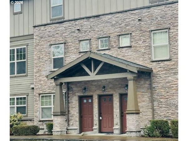 621 NE GARSWOOD LN, Hillsboro, OR 97006